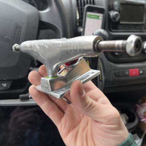 リップタイドピボットカップ インディペンデントトラック ヤウメラキ