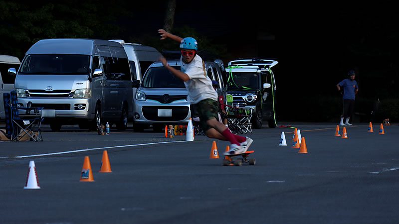 ロングスケートボード、ダウンヒル、フリーライド、バンク、スラローム